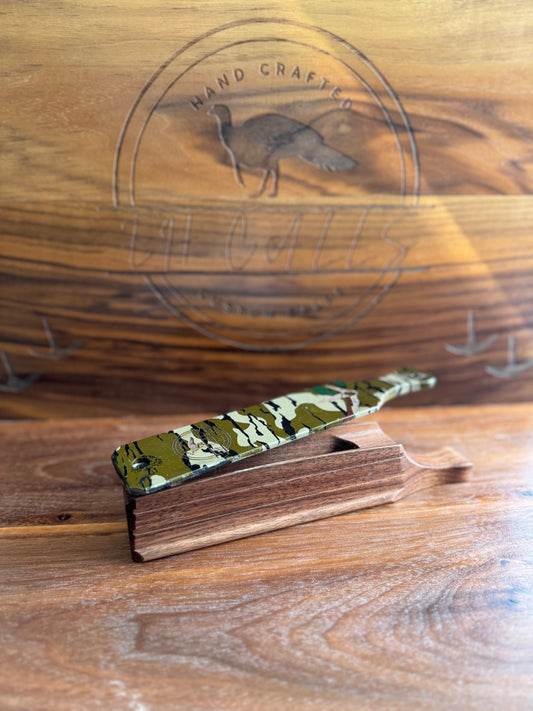 Walnut box w/ greenleaf lid